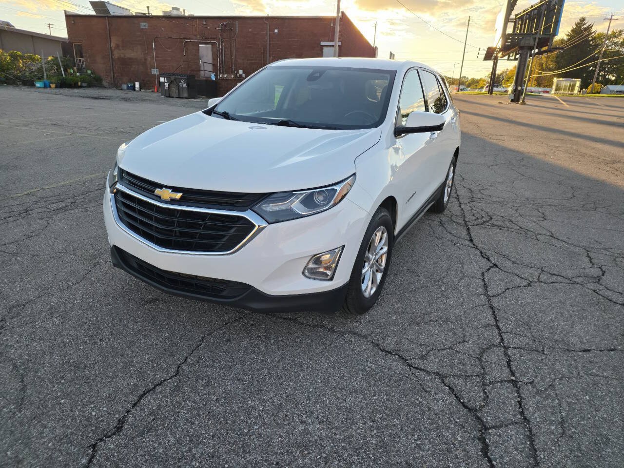 Used 2019 Chevrolet Equinox LT w/ Driver Convenience Package FWD image 8