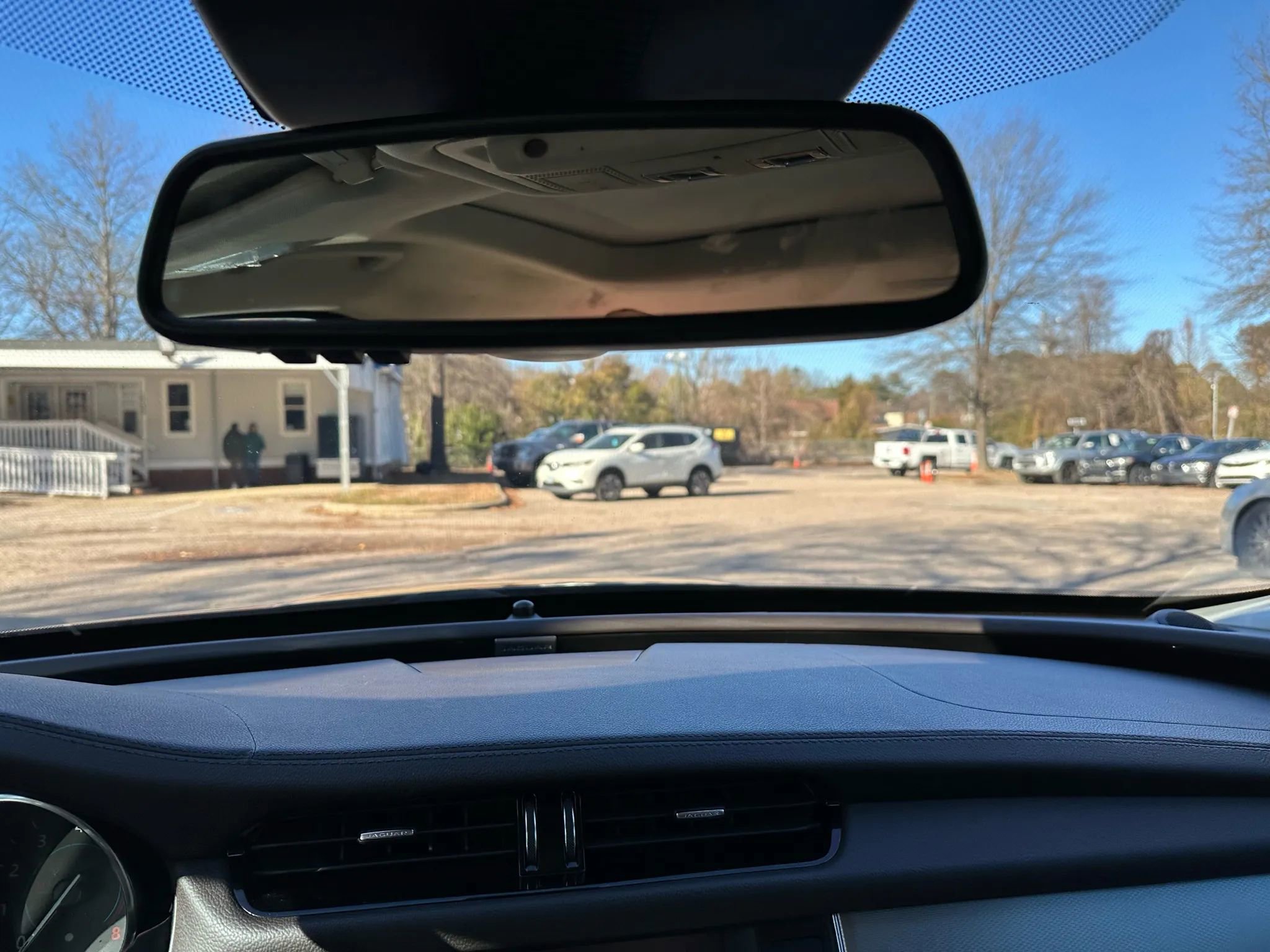 Used 2017 Jaguar XF Premium image 26