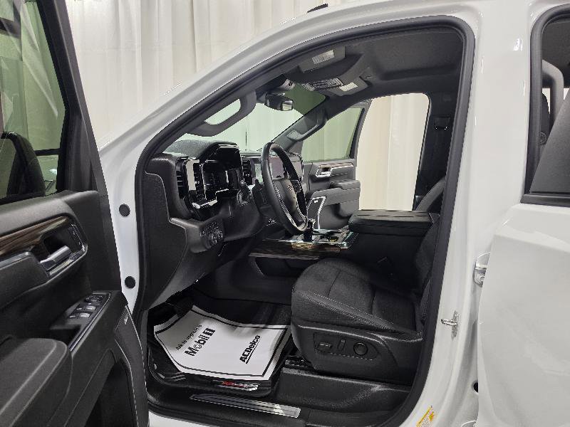 Used 2024 Chevrolet Silverado 1500 LT Trail Boss w/ Convenience Package II image 12