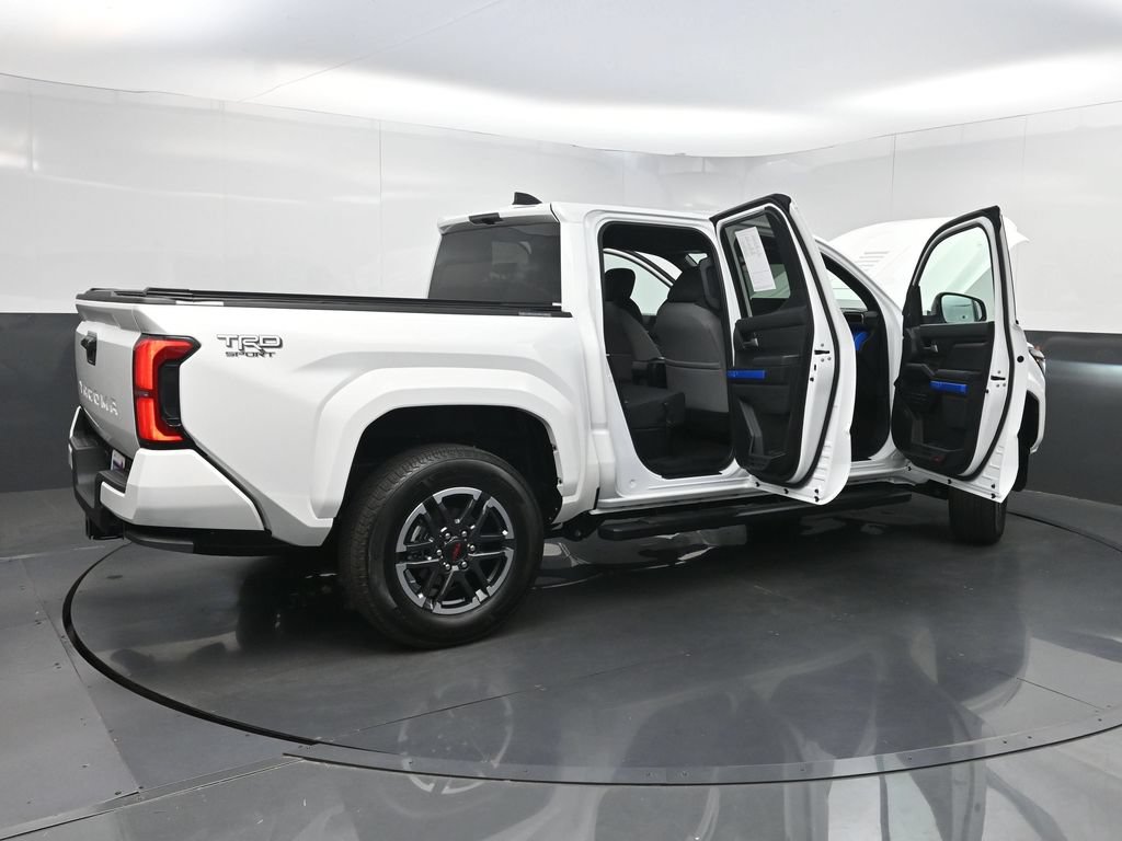 Used 2025 Toyota Tacoma TRD Sport AWD/4WD image 38