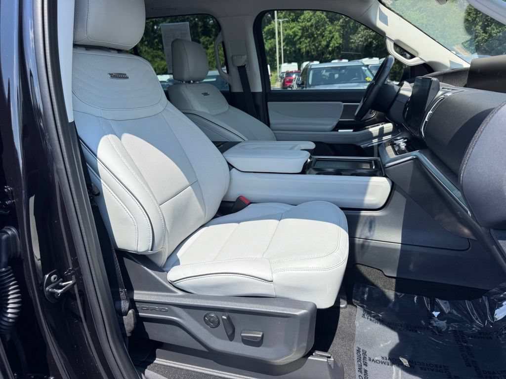 Used 2025 Ford Expedition Platinum w/ Platinum Ultimate Package AWD/4WD image 27