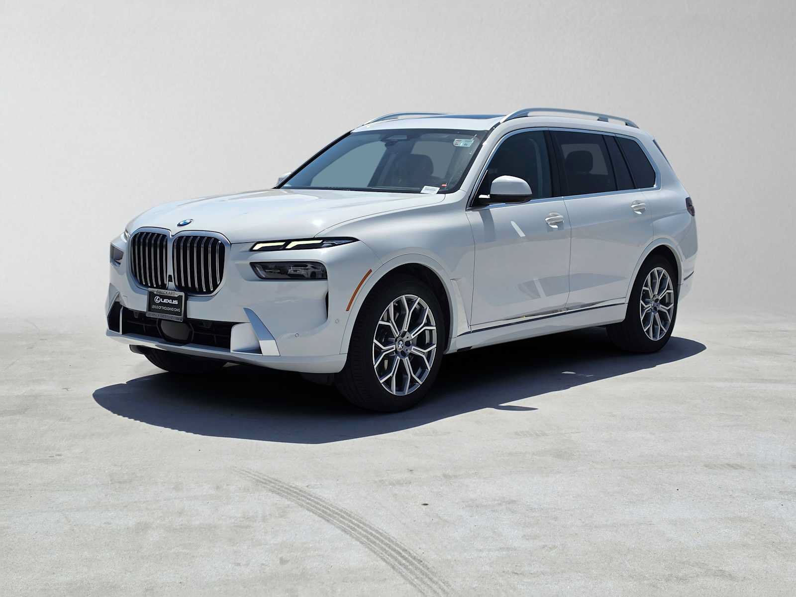 Used 2023 BMW X7 xDrive40i w/ Premium Package AWD/4WD image 7