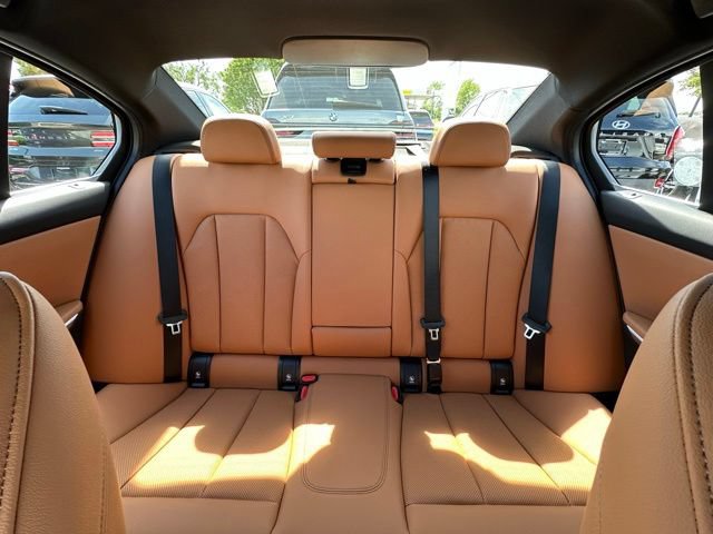 New 2026 BMW 330i xDrive Sedan w/ Premium Package AWD/4WD image 27