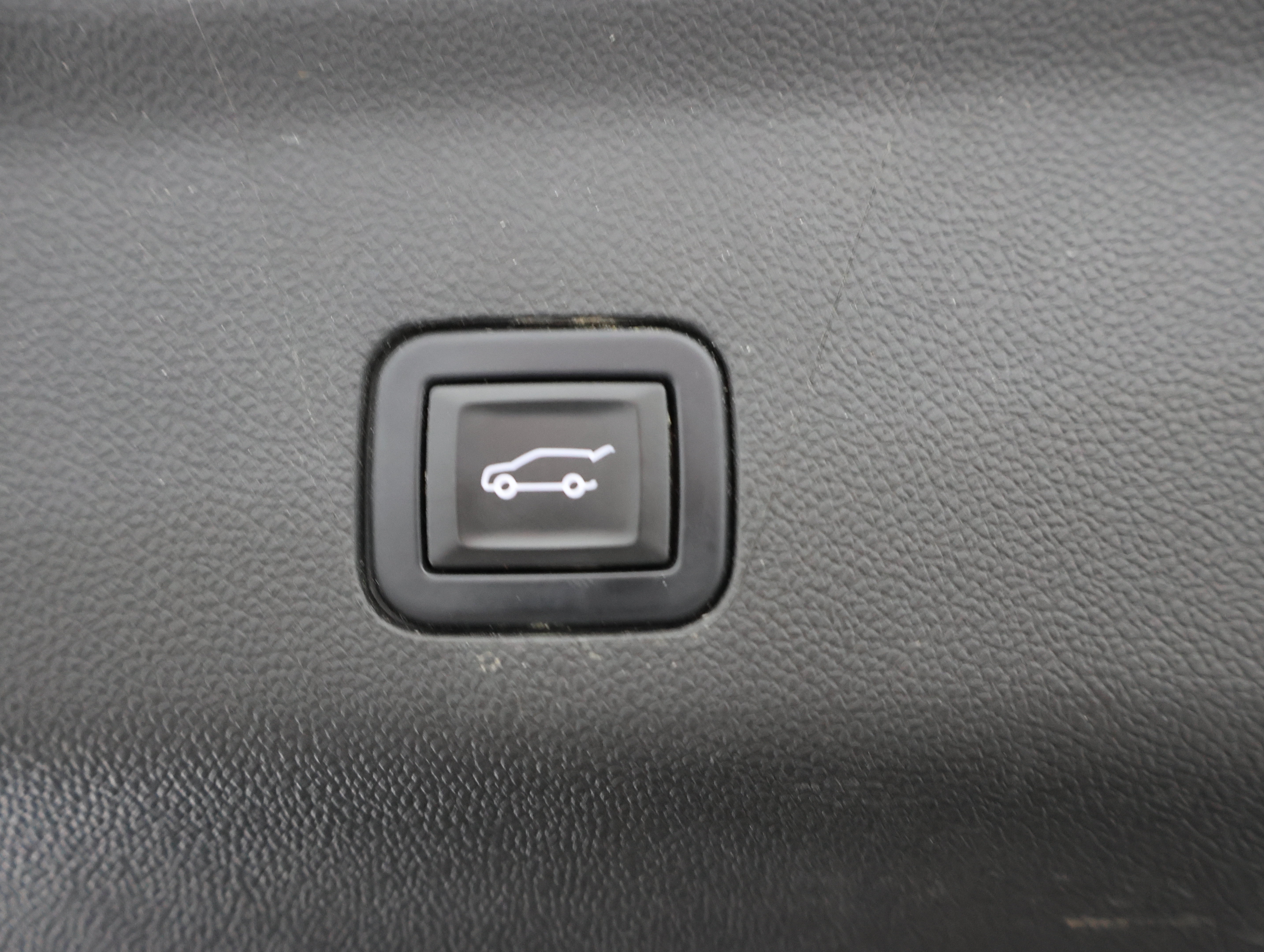 Used 2022 Chevrolet Tahoe RST w/ Luxury Package AWD/4WD image 38