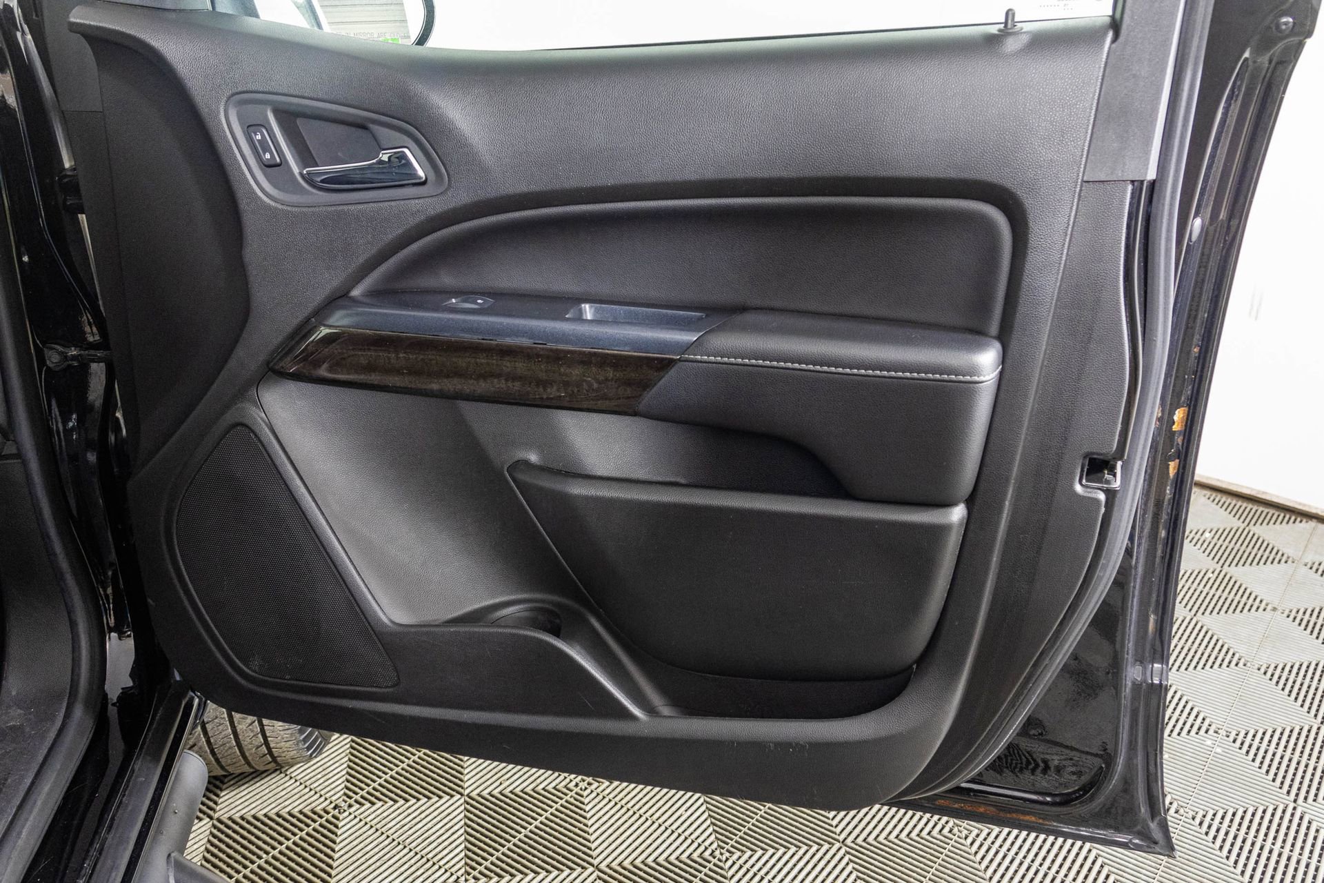 Used 2016 GMC Canyon SLT w/ Driver Alert Package image 47