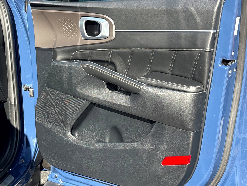 Used 2024 Kia Sorento SX image 12