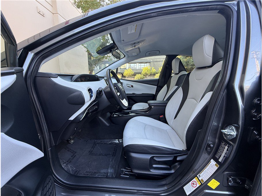Used 2016 Toyota Prius Three Touring FWD image 7