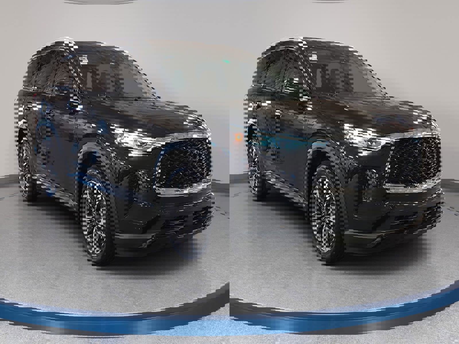 Used 2023 INFINITI QX60 Luxe w/ Performance Audio Package image 3