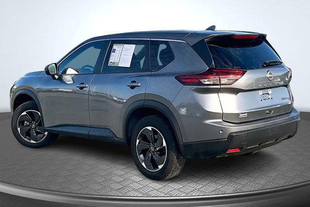 Used 2024 Nissan Rogue SV image 4