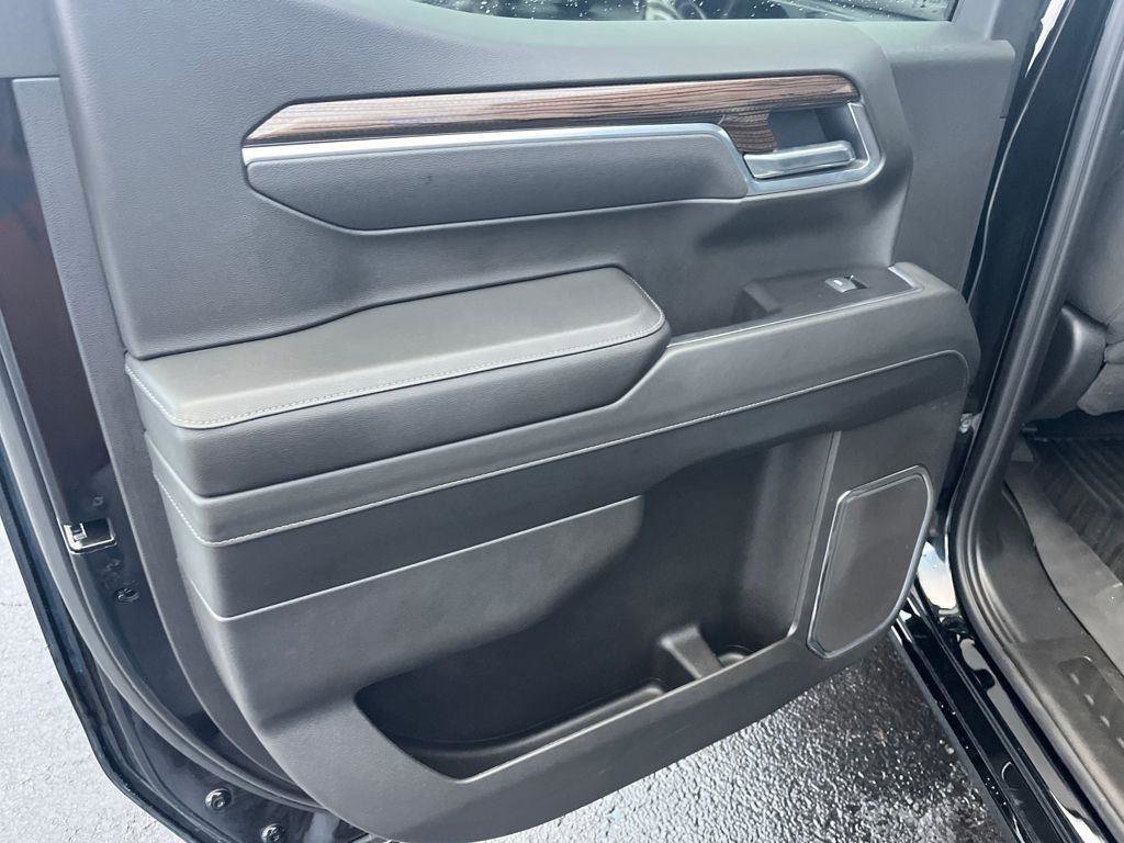 Used 2025 Chevrolet Silverado 1500 RST AWD/4WD image 21