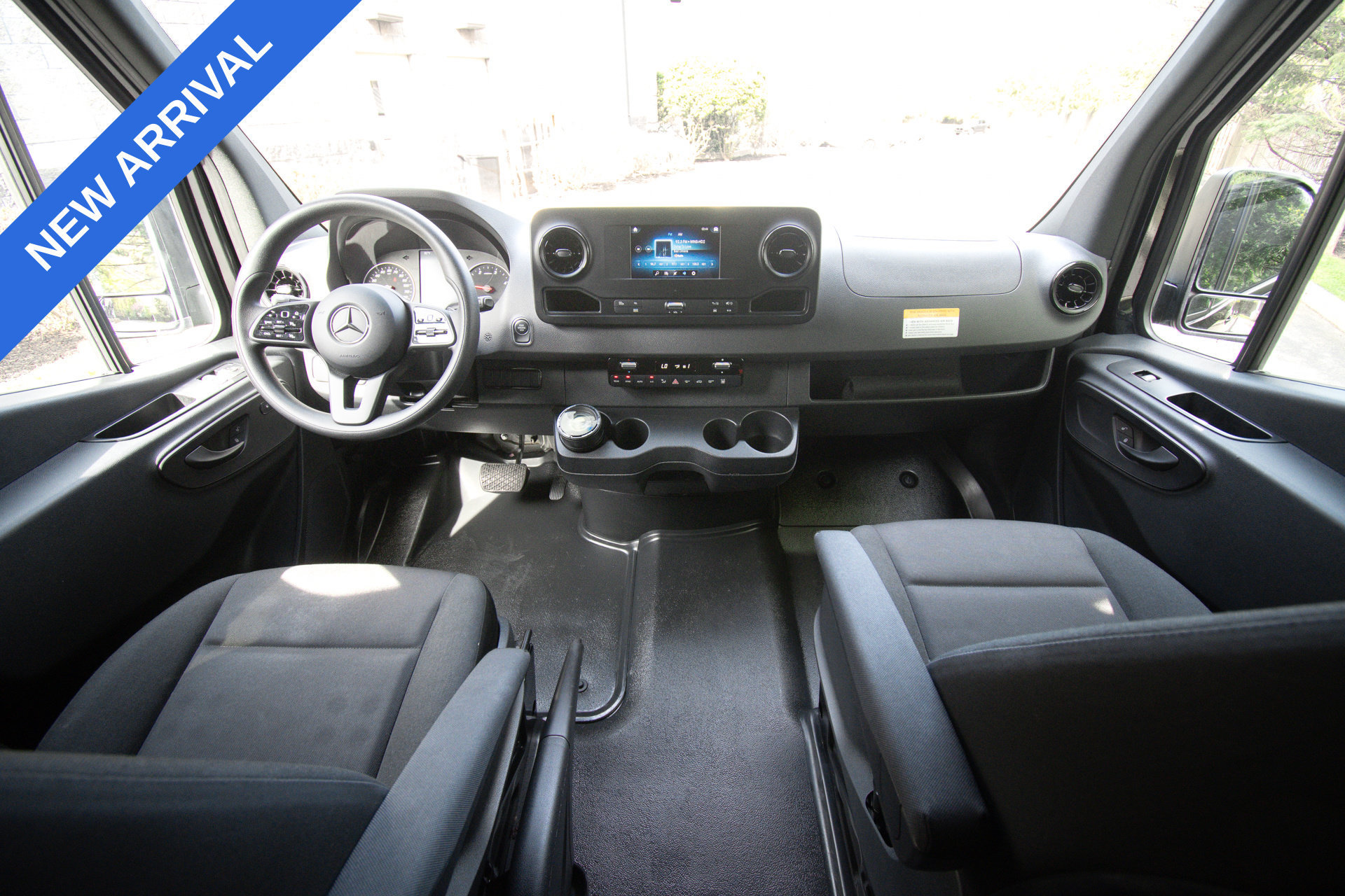 Used 2025 Mercedes-Benz Sprinter 2500 image 7
