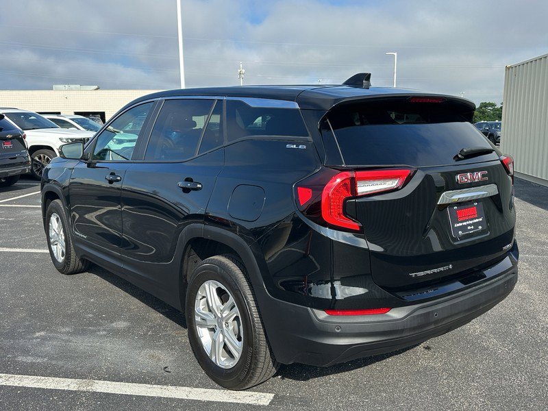 Used 2022 GMC Terrain SLE image 8