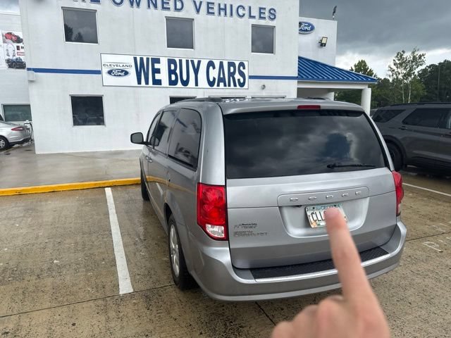 Used 2018 Dodge Grand Caravan SE FWD image 12