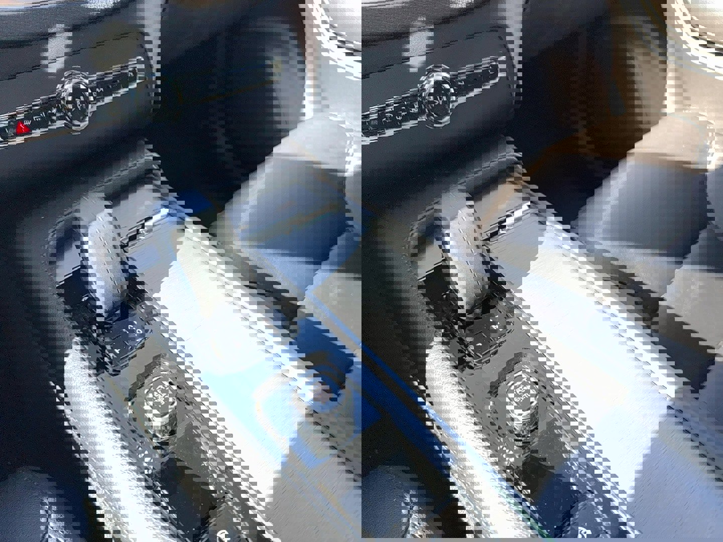 Certified 2023 Volvo XC90 B5 Core w/ Protection Package Premier image 21