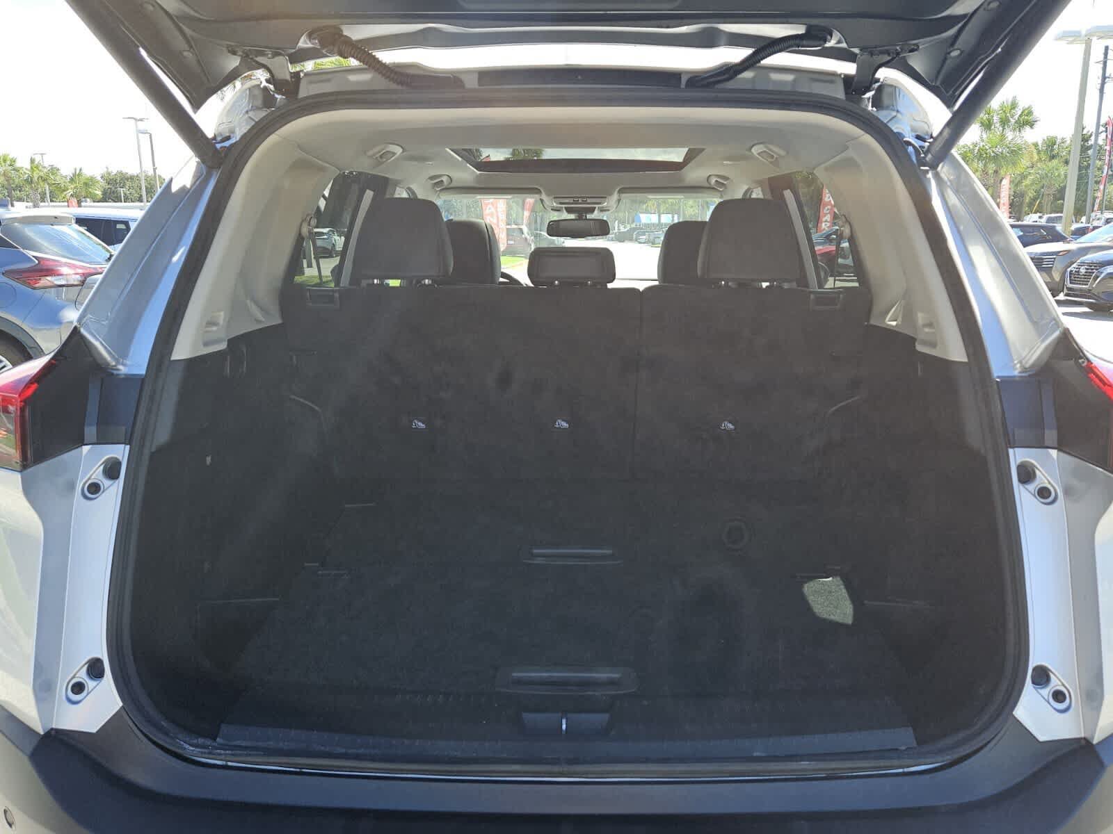 Used 2021 Nissan Rogue SL AWD/4WD image 6
