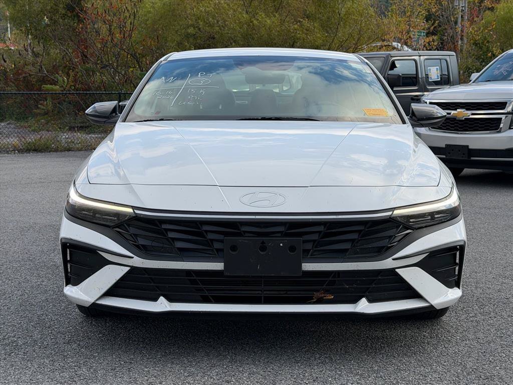 Used 2025 Hyundai Elantra Sport FWD image 16
