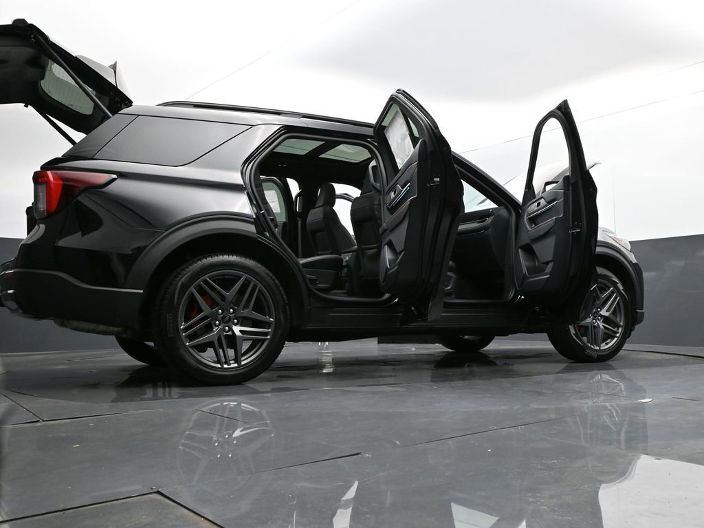 New 2025 Ford Explorer ST-Line w/ Premium Package image 41