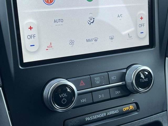 Used 2024 Ford Edge SEL image 31