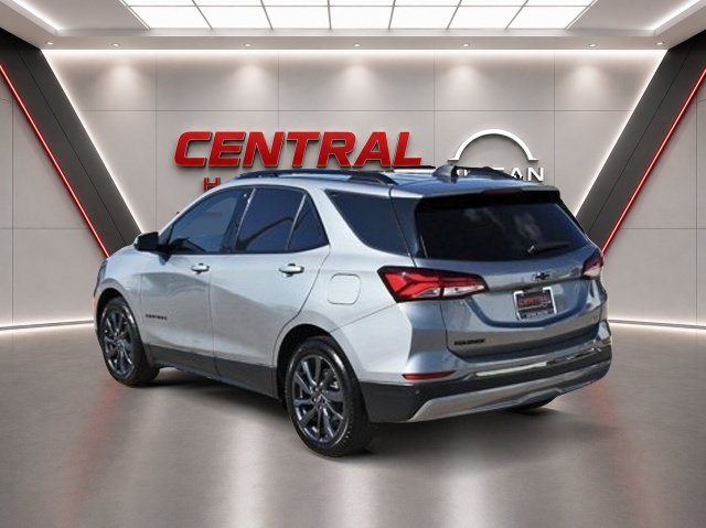 Used 2023 Chevrolet Equinox RS w/ RS Leather Package FWD image 3
