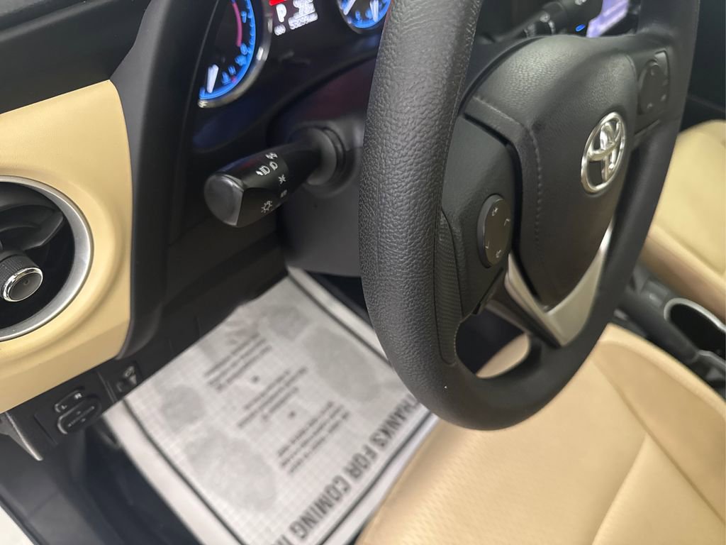 Used 2017 Toyota Corolla LE FWD image 31