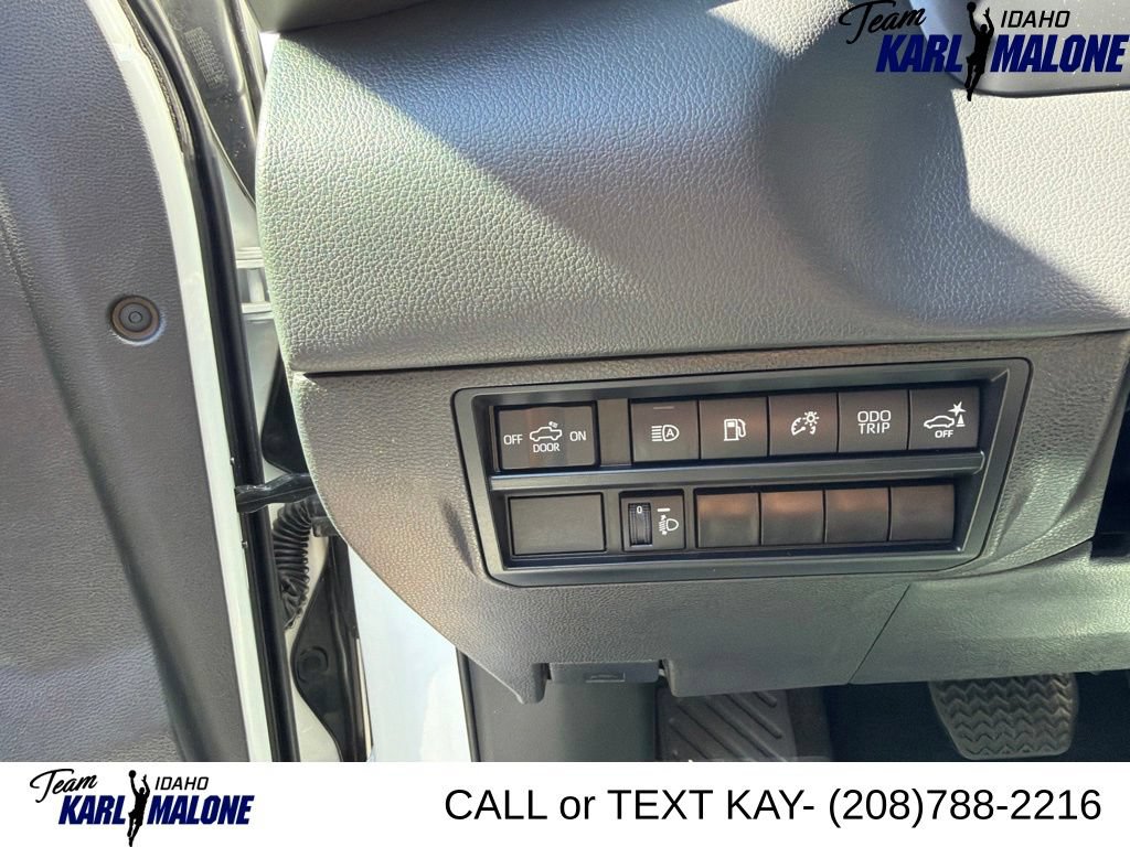 Used 2024 Toyota Tundra Limited AWD/4WD image 24