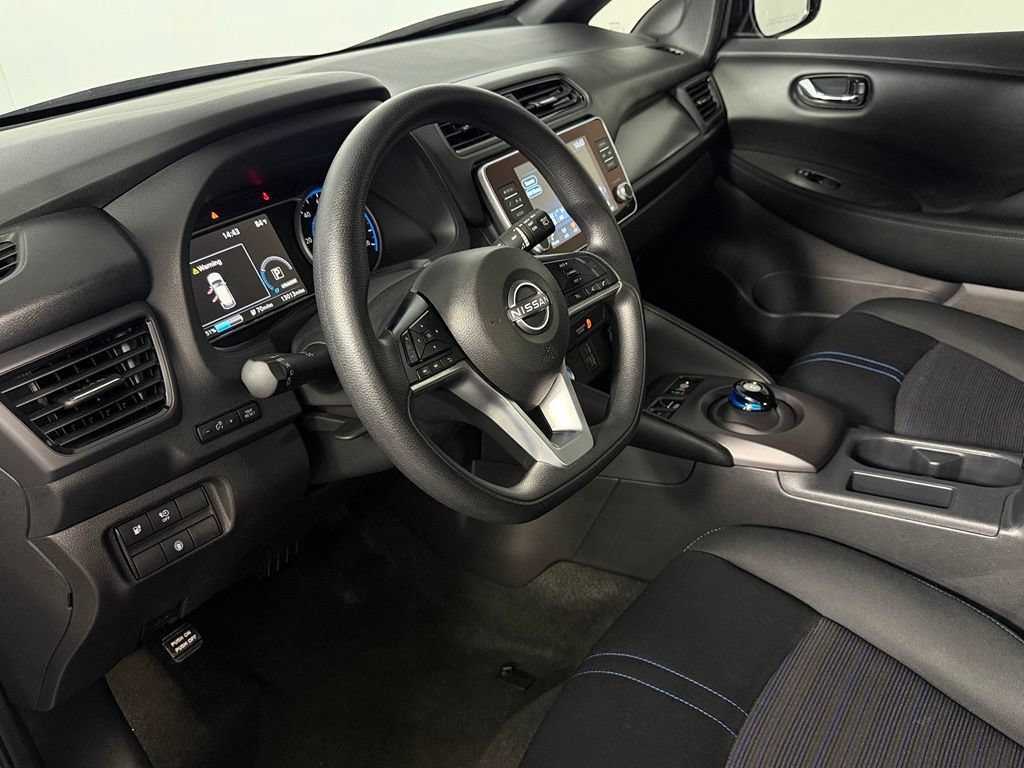 Used 2025 Nissan Leaf S FWD image 13