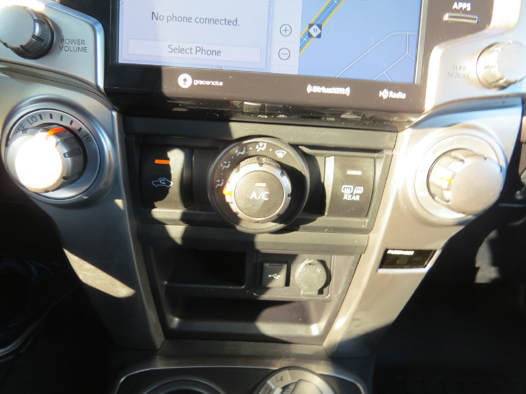Used 2022 Toyota 4Runner SR5 Premium AWD/4WD image 24