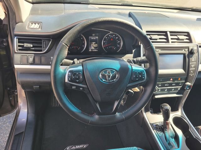 Used 2015 Toyota Camry SE image 30