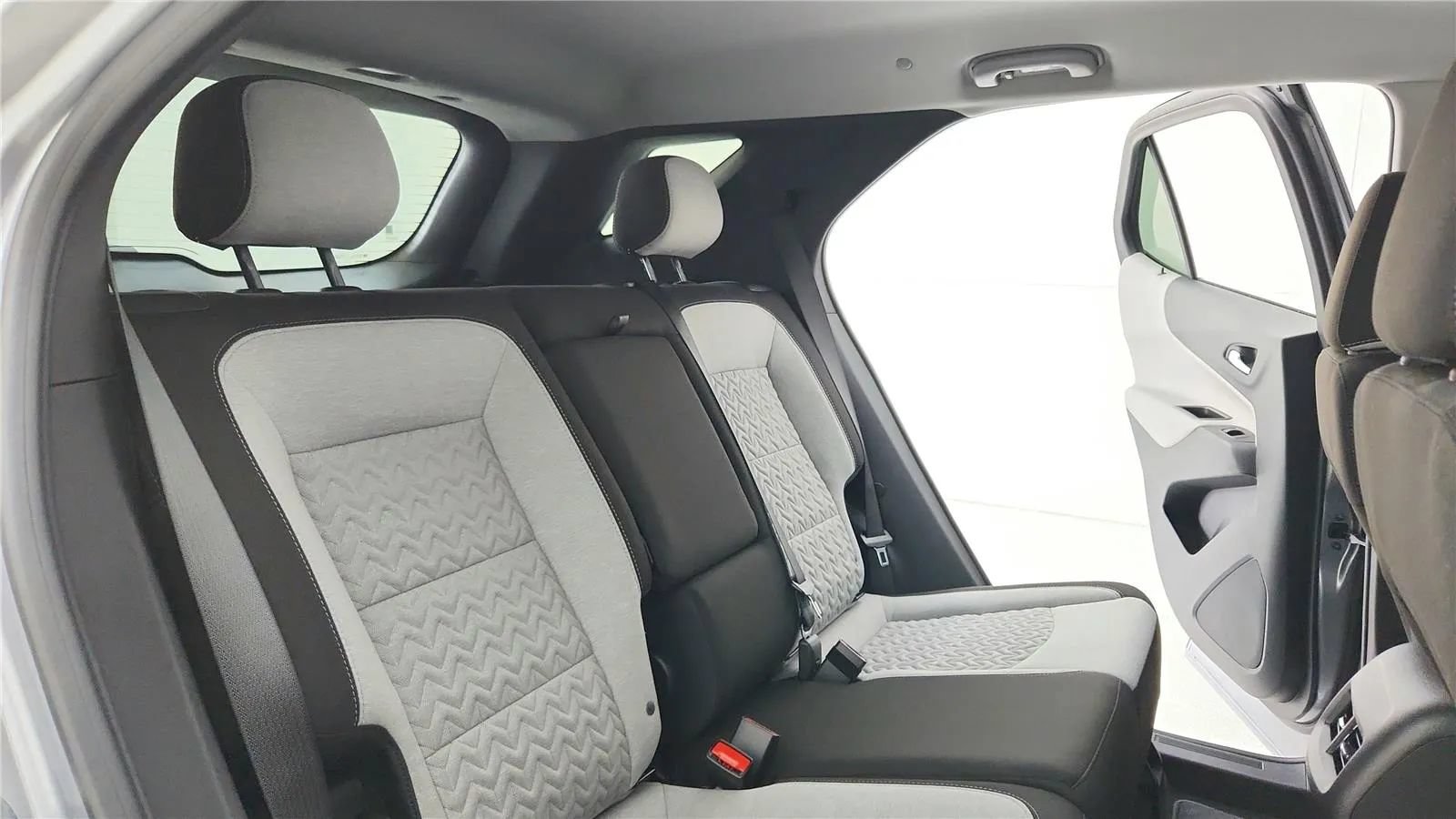 Used 2023 Chevrolet Equinox LS w/ LS Convenience Package FWD image 50