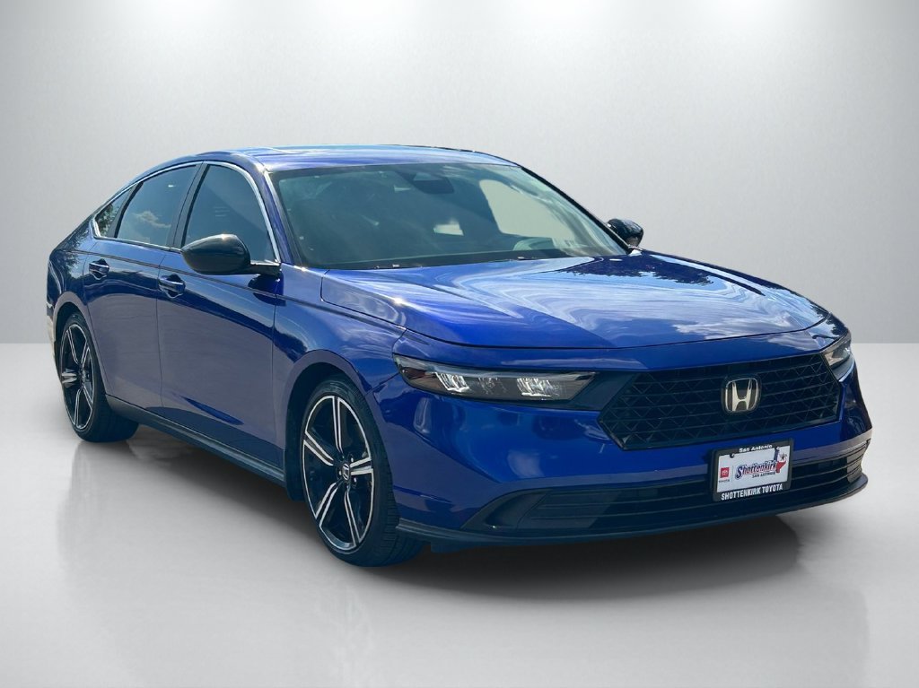 Used 2023 Honda Accord Sport image 3