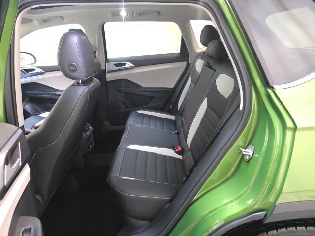 Certified 2025 Volkswagen Taos SEL w/ Black Wheel Plus Package image 28