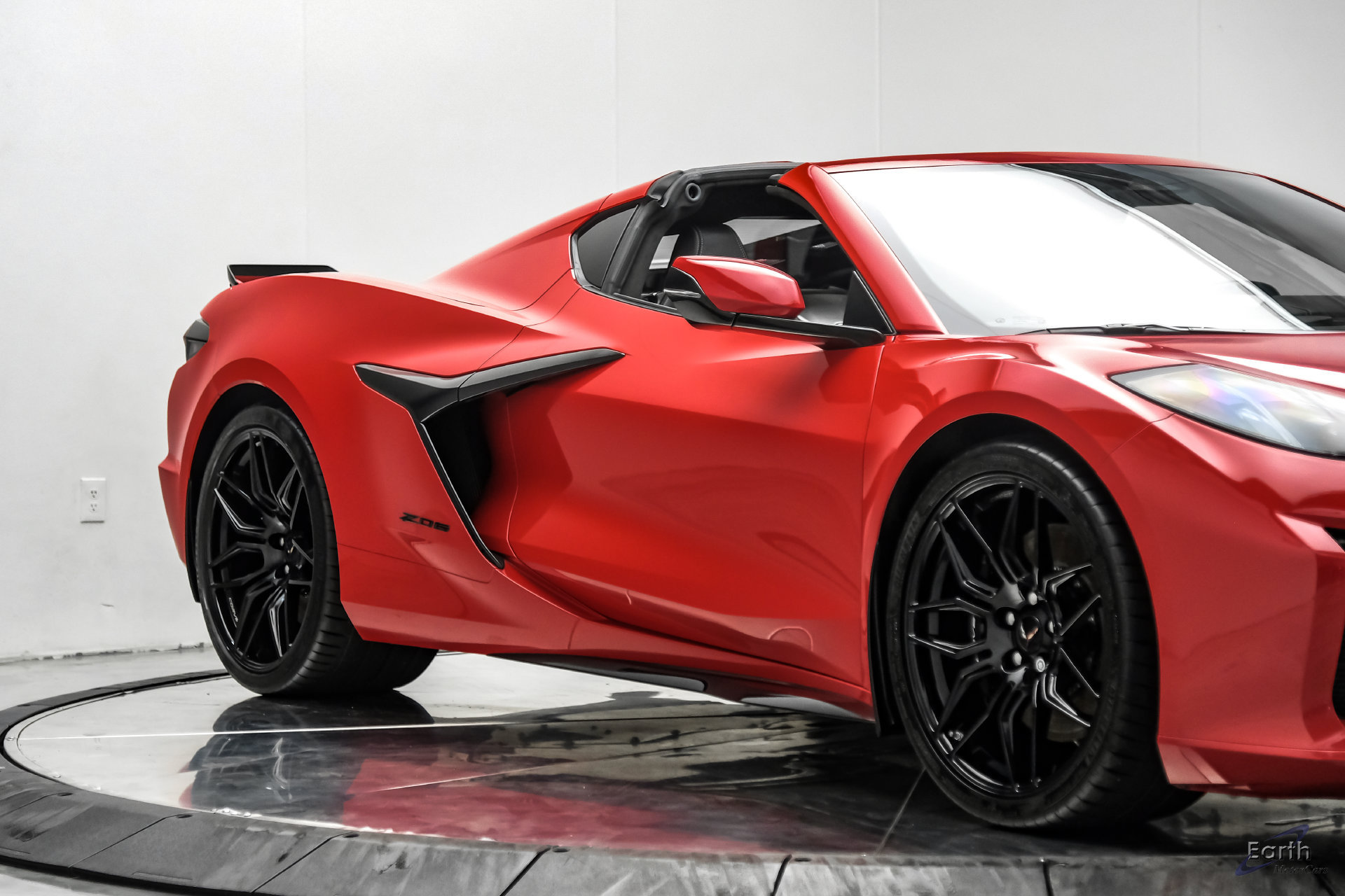 Used 2024 Chevrolet Corvette Z06 RWD image 35