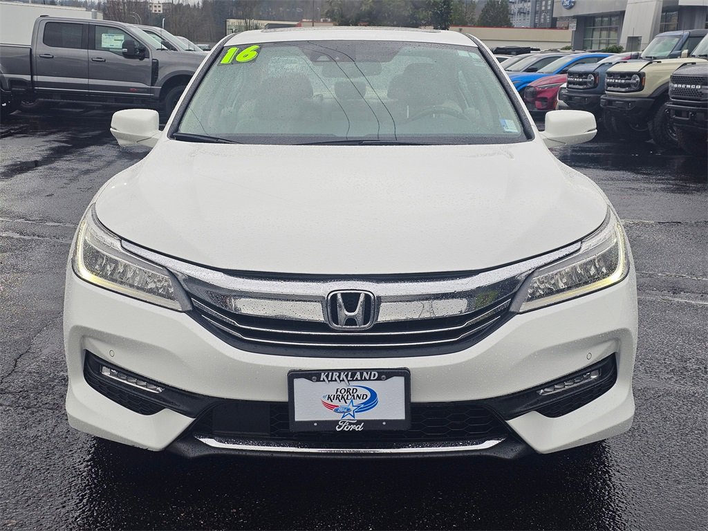 Used 2016 Honda Accord Touring image 2