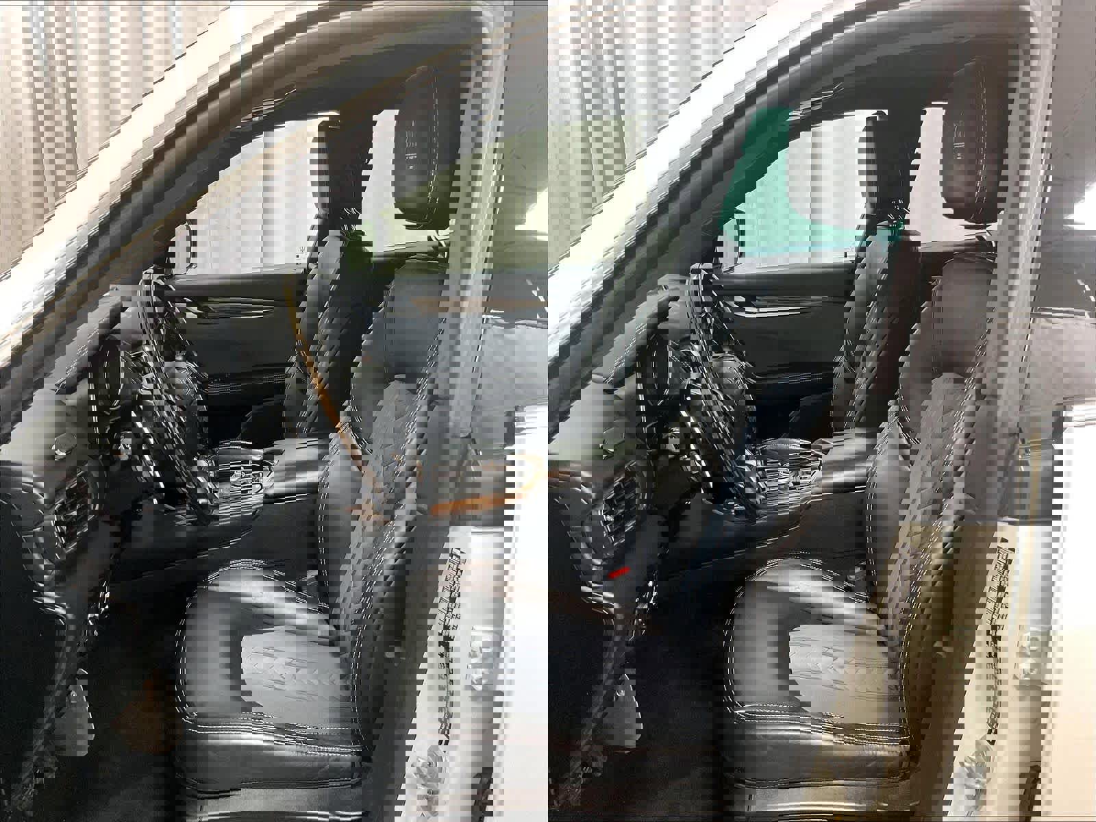 Used 2018 Maserati Levante GranLusso image 10