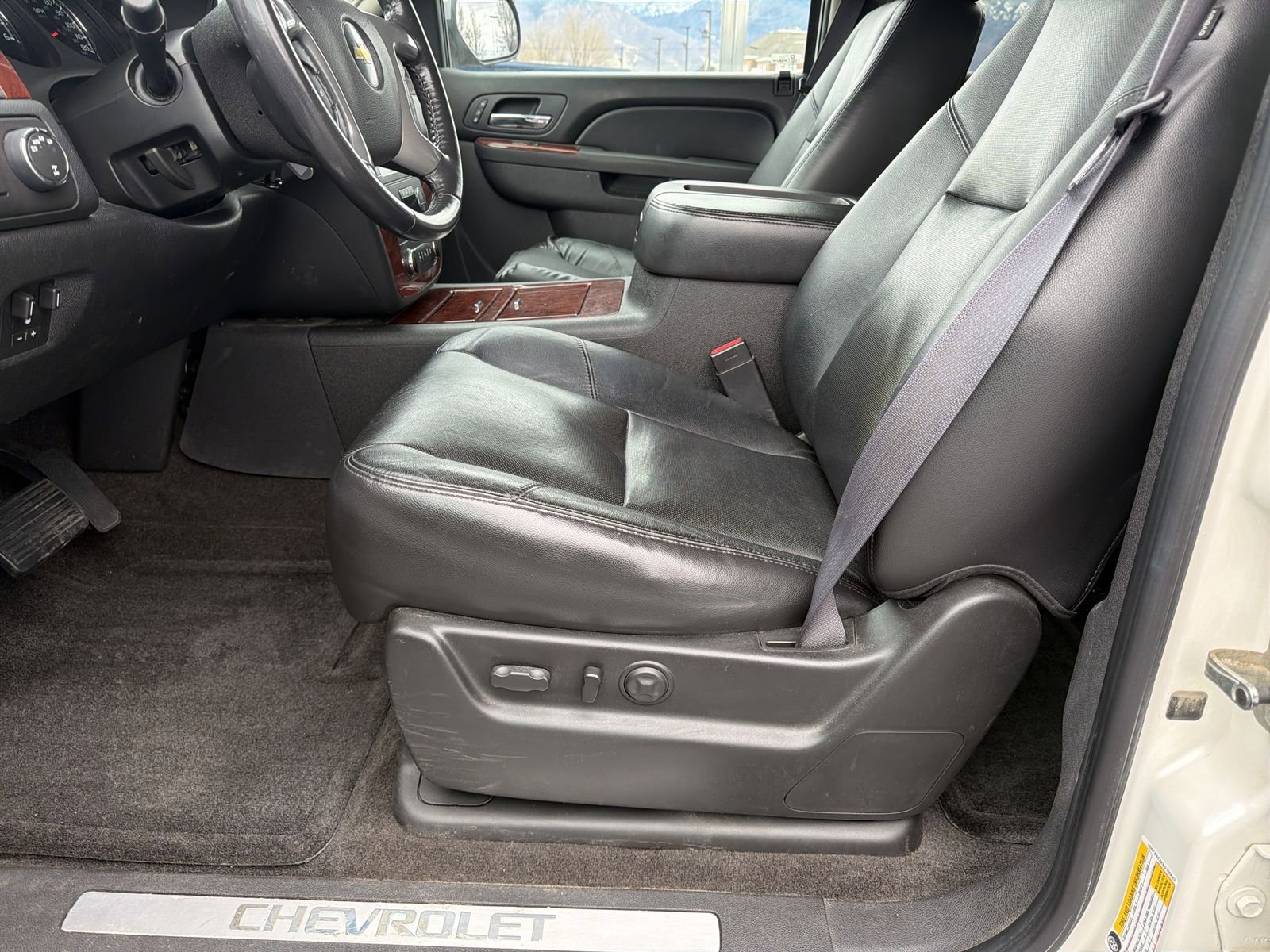 Used 2011 Chevrolet Avalanche LTZ image 22