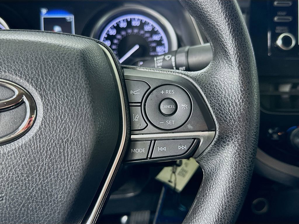 Used 2022 Toyota Camry LE image 23