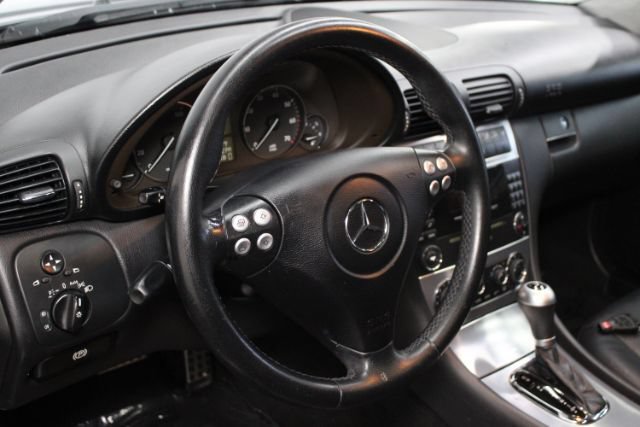 Used 2005 Mercedes-Benz C 230 Sedan image 13