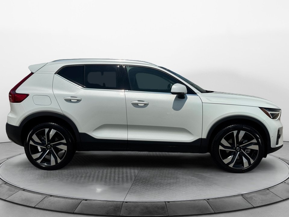 Certified 2023 Volvo XC40 B5 Ultimate w/ Climate Package AWD/4WD image 8