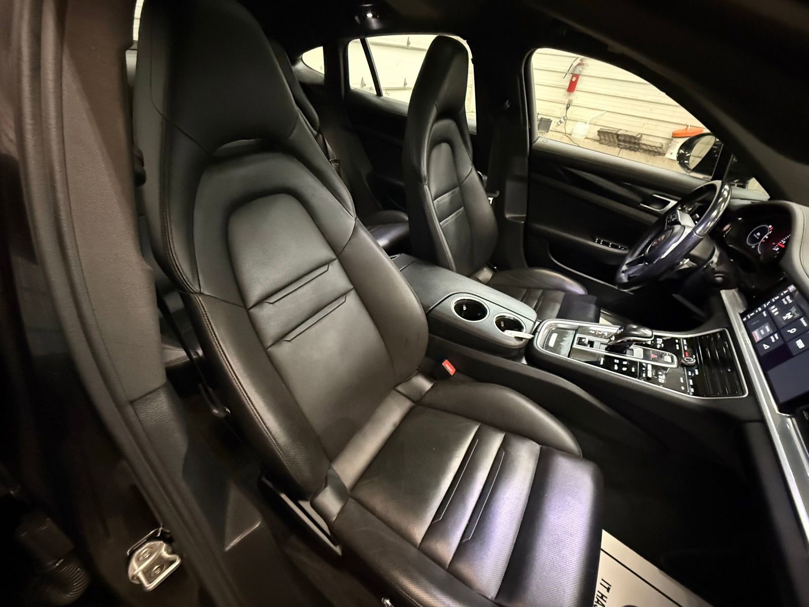 Used 2018 Porsche Panamera 4 image 25