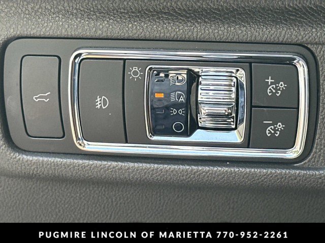Used 2020 Lincoln Corsair Reserve w/ Appearance Package FWD image 33