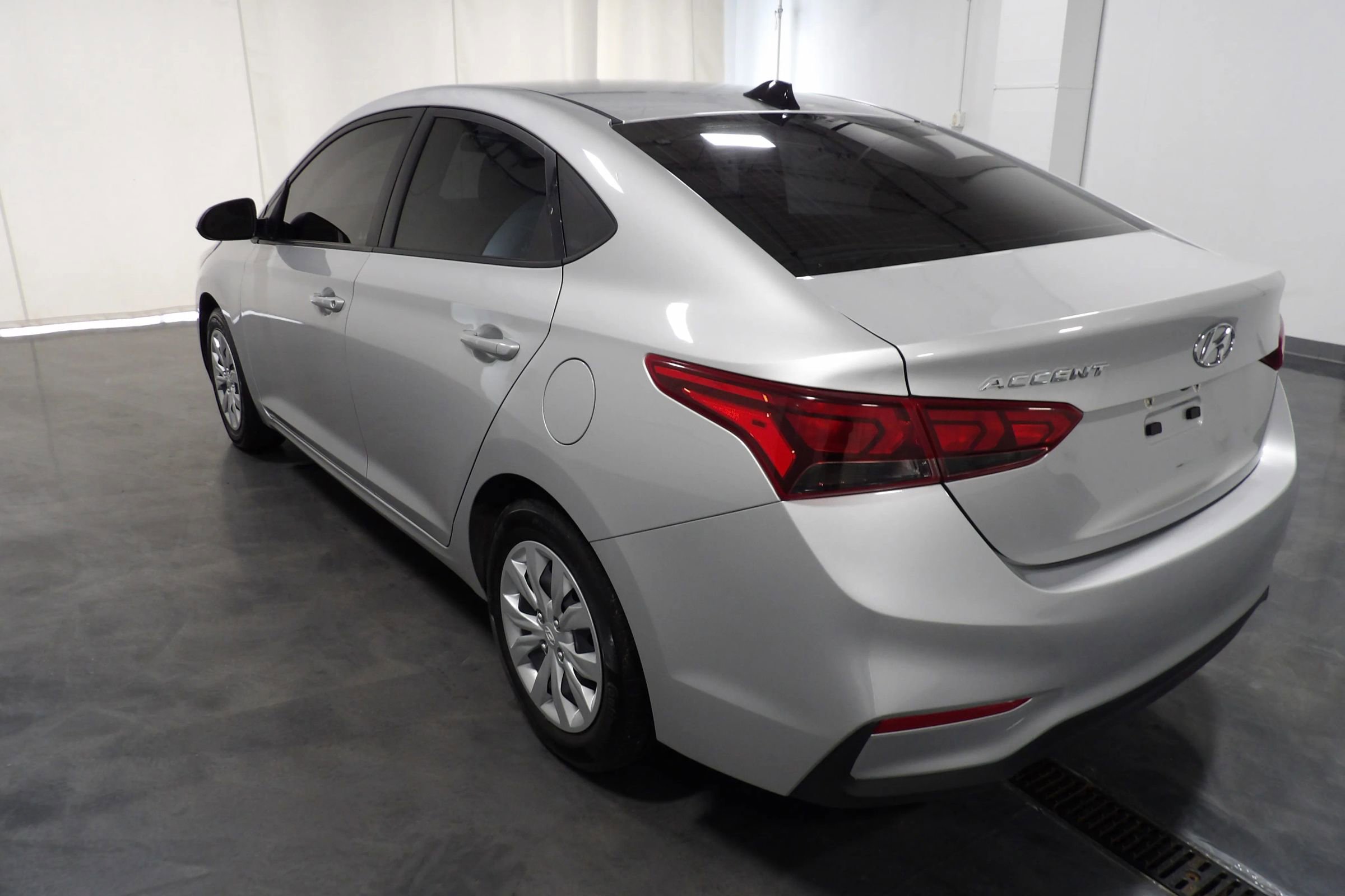Used 2020 Hyundai Accent SE FWD image 6