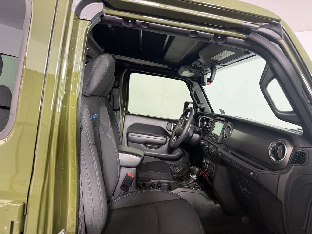 Used 2023 Jeep Wrangler Unlimited Rubicon 4xe image 32
