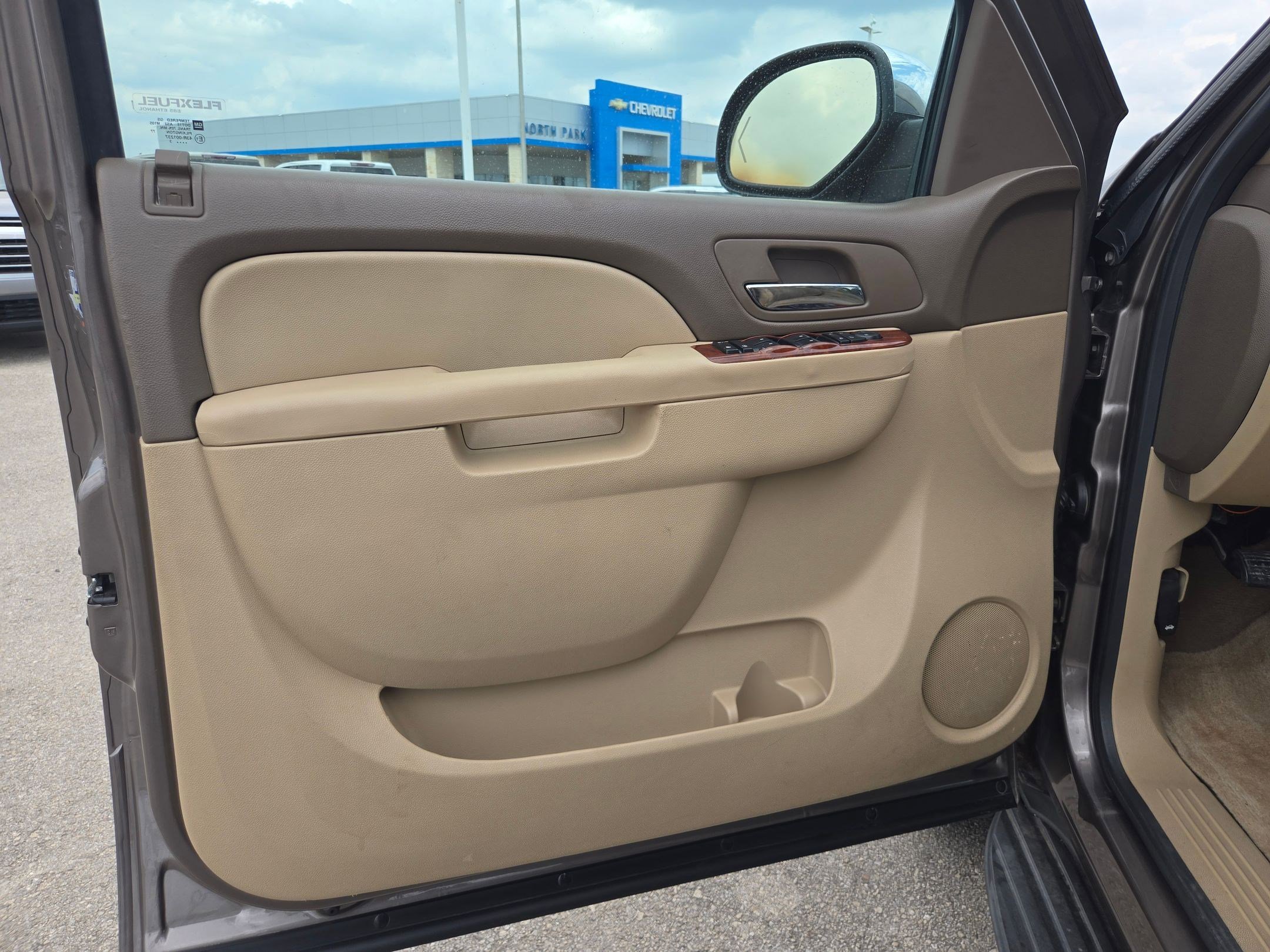 Used 2013 Chevrolet Tahoe LS w/ Texas Edition RWD image 12