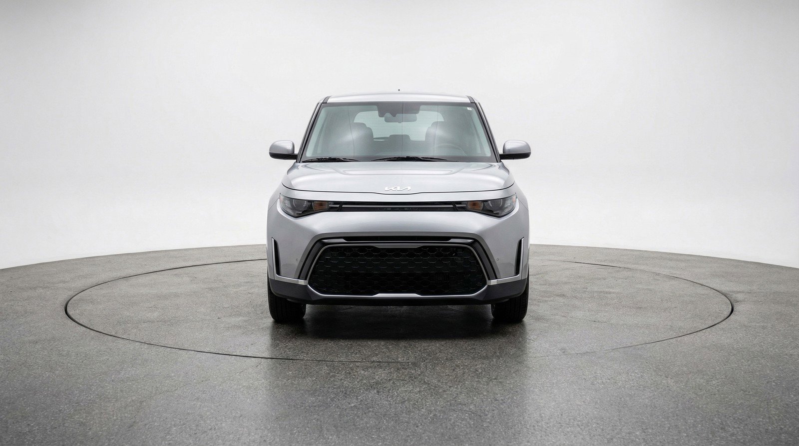 Used 2025 Kia Soul LX w/ LX Technology Package FWD image 2
