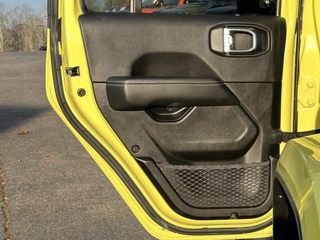 Certified 2022 Jeep Wrangler Unlimited Sahara w/ Cold Weather Group image 25