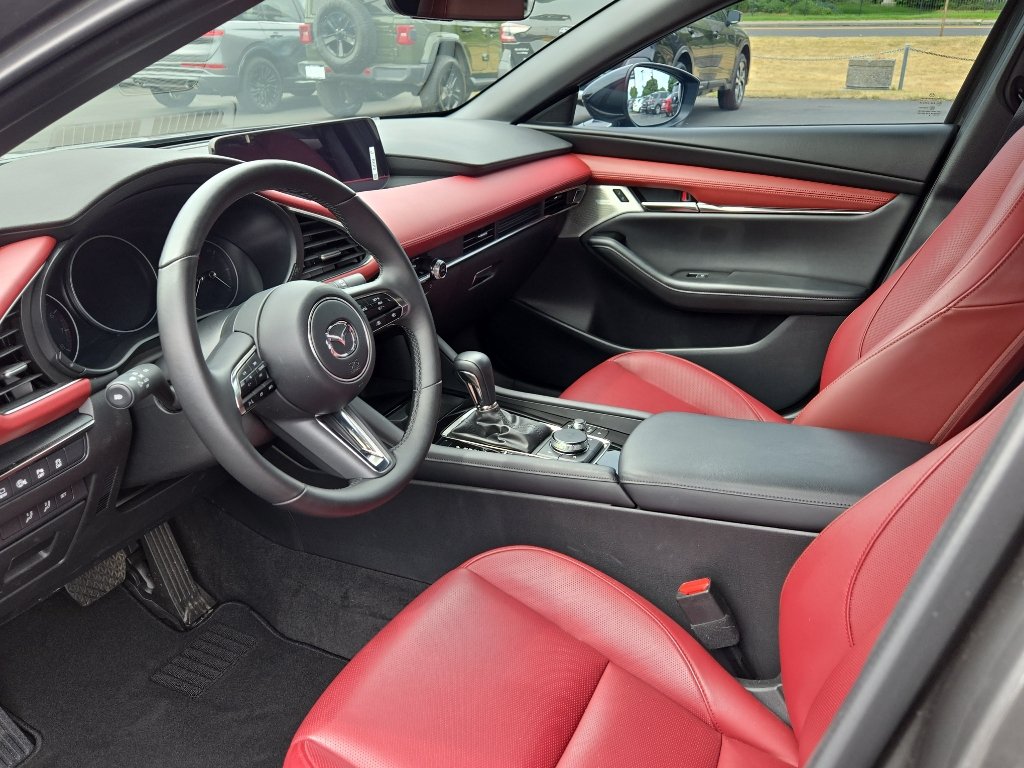Used 2025 MAZDA MAZDA3 Hatchback w/ Appearance Package AWD/4WD image 12