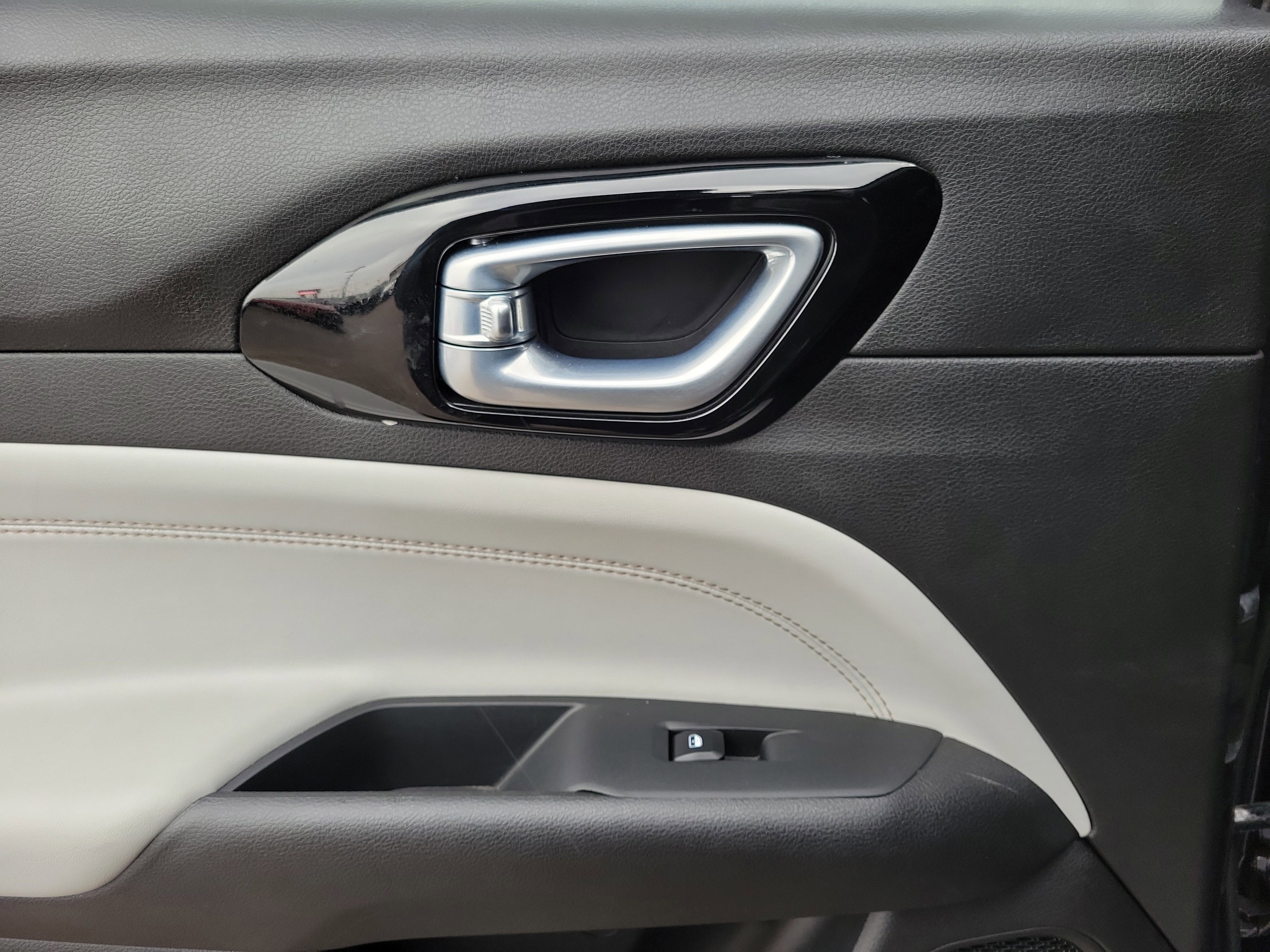 Used 2024 Jeep Compass Limited image 12