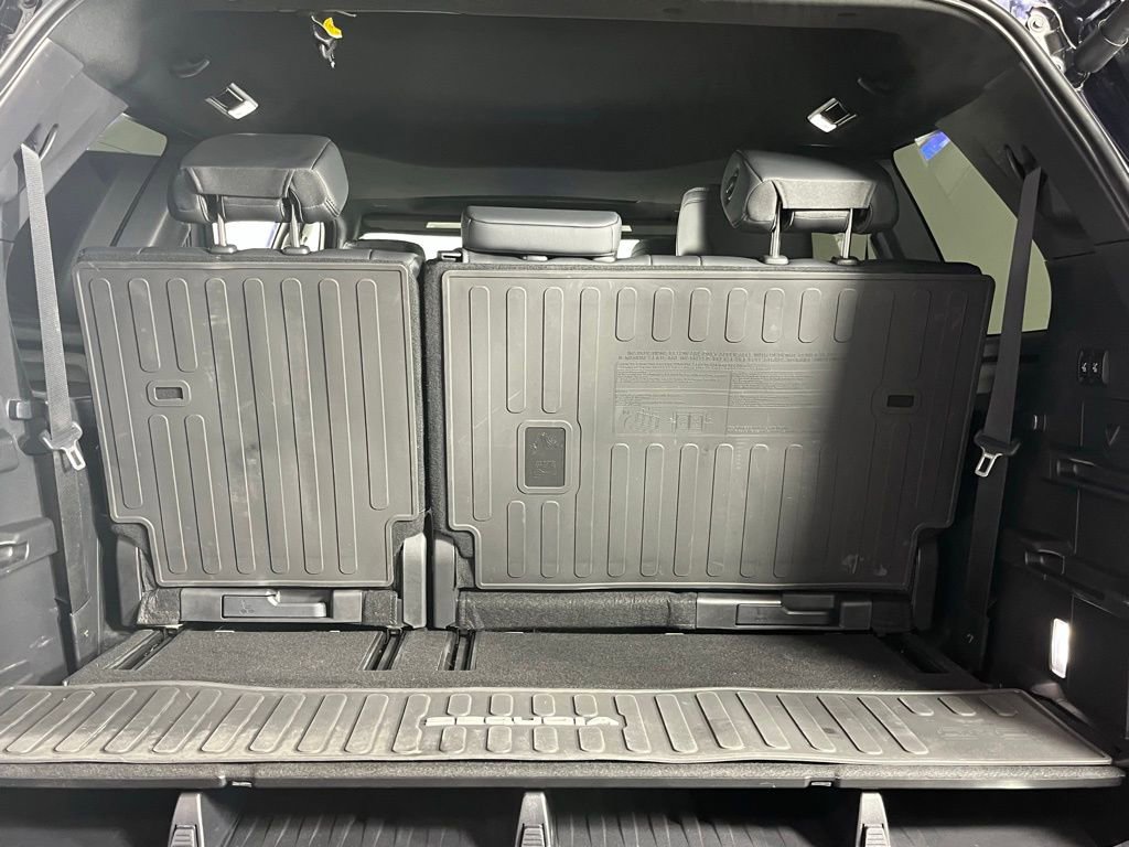 Used 2025 Toyota Sequoia SR5 w/ SR5 Premium Package AWD/4WD image 25