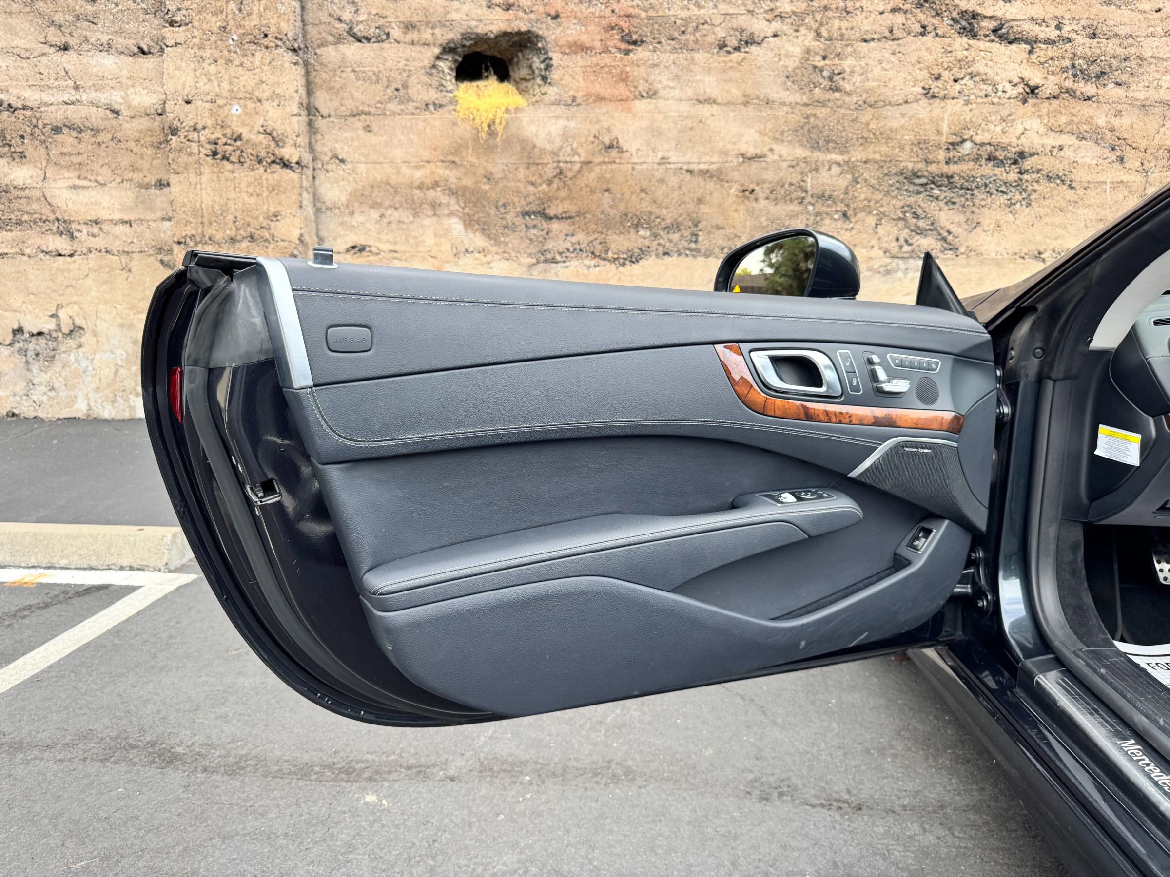 Used 2013 Mercedes-Benz SL 550 image 16