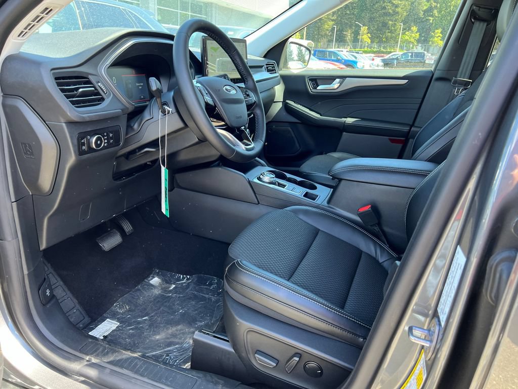 New 2023 Ford Escape SE FWD image 18